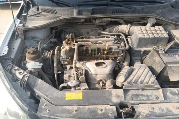 Used Roewe 350 2015 1.5L Manual Luxury Sunroof Edition Engine Bay Right