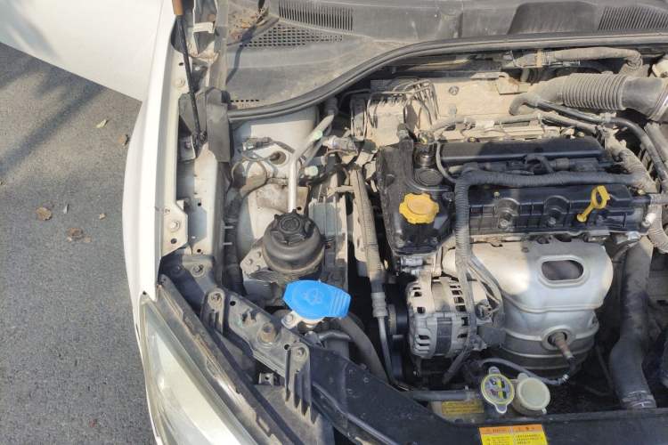 Used Roewe 350 2015 1.5L Automatic Luxury Sunroof Edition Engine Bay Right