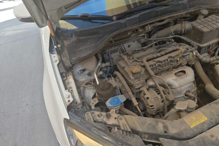 Used Roewe 350 2015 1.5L Manual Luxury Sunroof Edition Engine Bay Right
