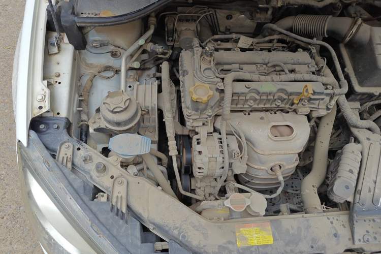 Used Roewe 350 2015 1.5L Manual Luxury Sunroof Edition Engine Bay Right