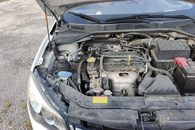 Used Roewe 350 2015 1.5L Automatic Luxury Sunroof Edition Engine Bay Right