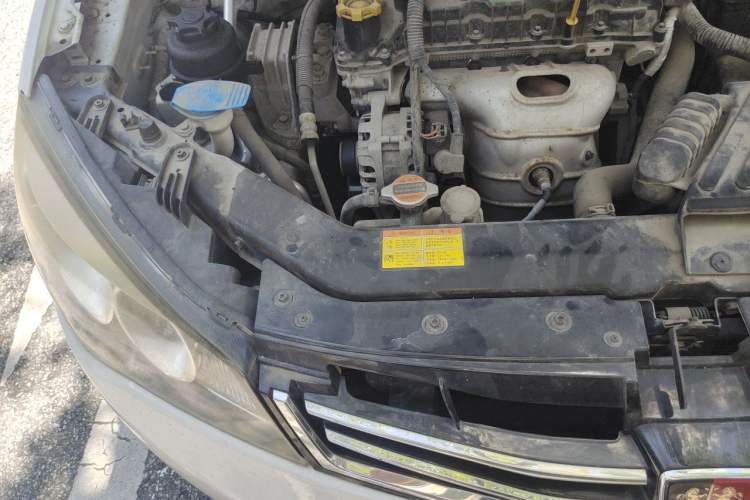 Used Roewe 350 2015 1.5L Manual Luxury Sunroof Edition Engine Bay Right