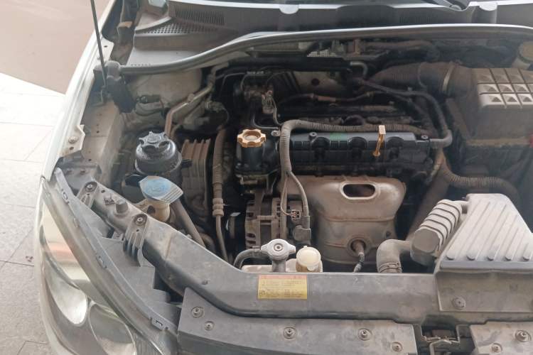 Used Roewe 350 2015 1.5L Automatic Luxury Sunroof Edition Engine Bay Right
