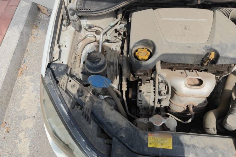 Used Roewe 350 2015 1.5L Automatic Luxury Sunroof Edition Engine Bay Right