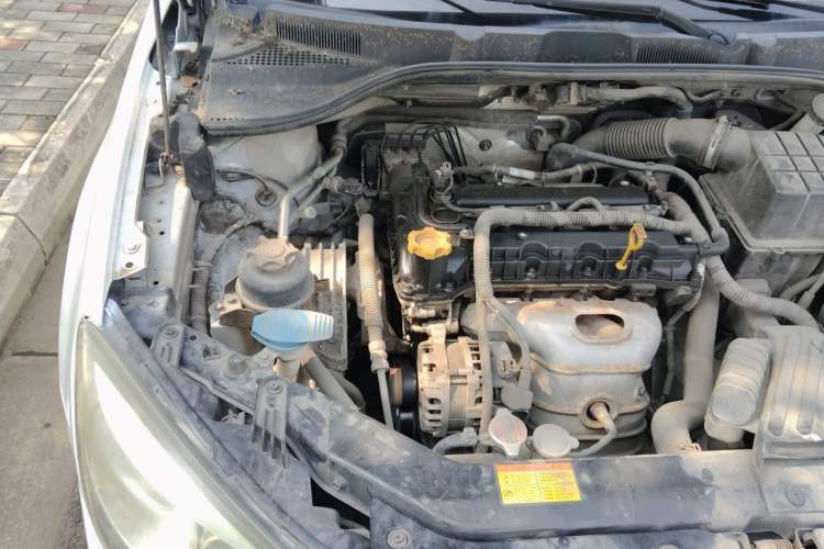 Used Roewe 350 2015 1.5L Automatic Luxury Sunroof Edition Engine Bay Right