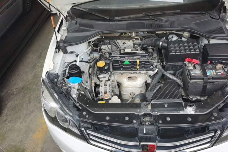 Used Roewe 350 2015 1.5L Manual Luxury Sunroof Edition Engine Bay Right