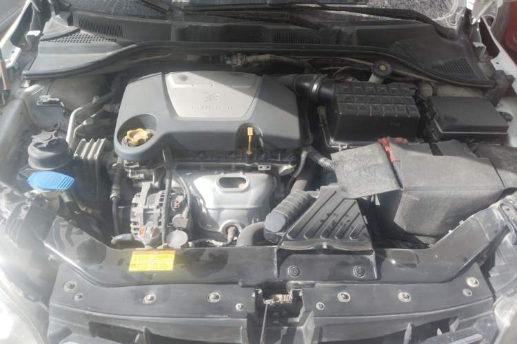 Used Roewe 350 2015 1.5L Automatic Luxury Edition Engine Bay