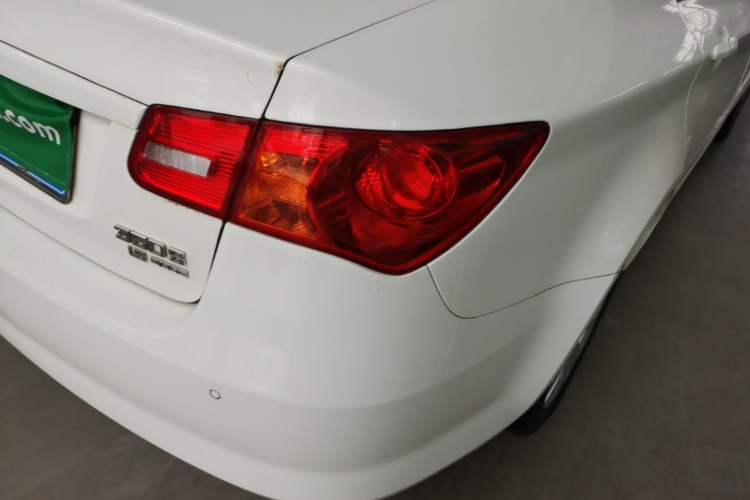 Used Roewe 350 2015 1.5L Manual Luxury Sunroof Edition Exterior 3