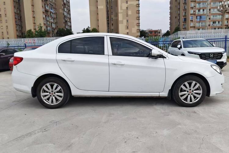 Used Roewe 350 2015 1.5L Automatic Luxury Sunroof Edition Exterior 3