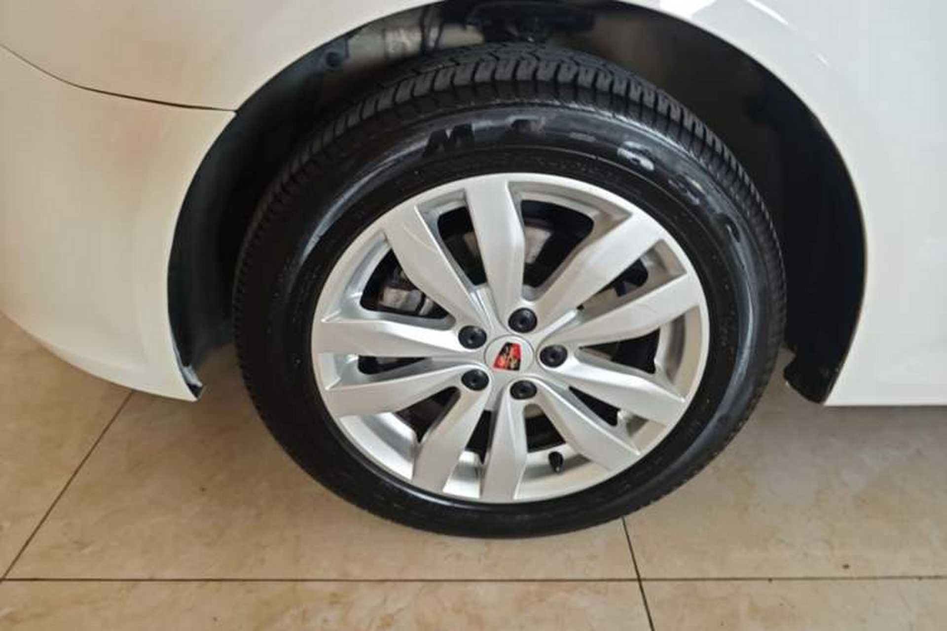 Used Roewe 350 2015 1.5L Automatic Luxury Sunroof Edition Exterior 4