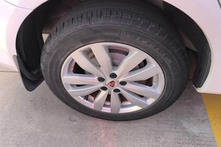 Used Roewe 350 2015 1.5L Manual Luxury Sunroof Edition Exterior 5