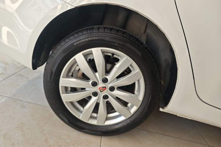 Used Roewe 350 2015 1.5L Automatic Luxury Sunroof Edition Exterior 5