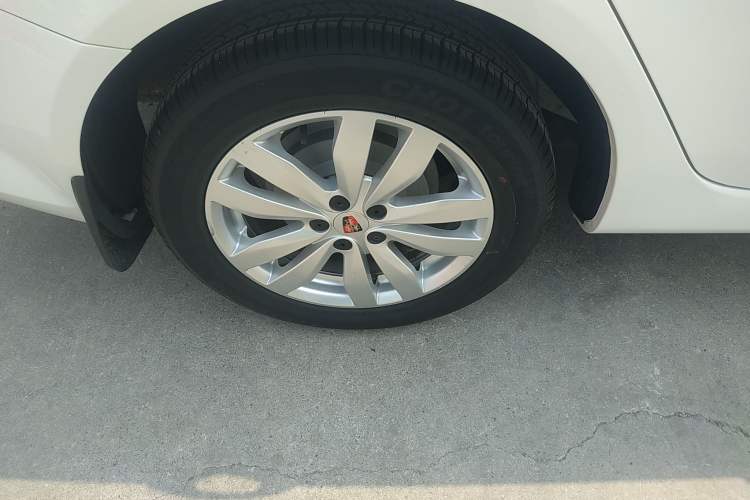 Used Roewe 350 2015 1.5L Manual Luxury Sunroof Edition Exterior 8