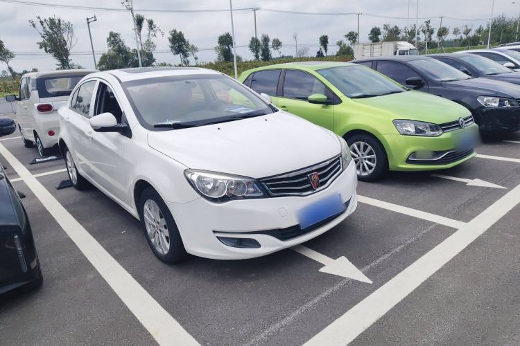 Used Roewe 350 2015 1.5L Manual Luxury Sunroof Edition Front Right 45 Deg