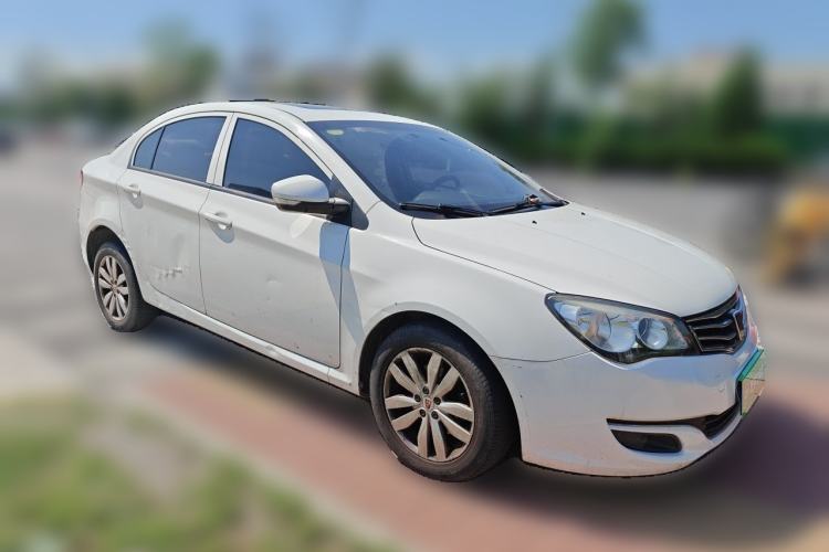 Used Roewe 350 2015 1.5L Automatic Luxury Sunroof Edition Front Right 45 Deg