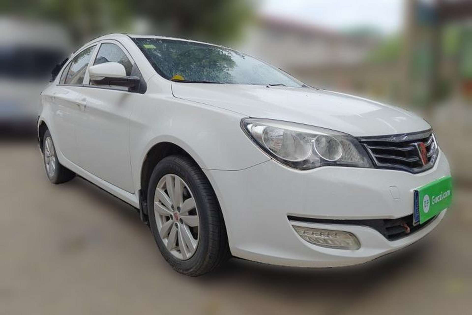 Used Roewe 350 2015 1.5L Manual Luxury Sunroof Edition Front Right 45 Deg