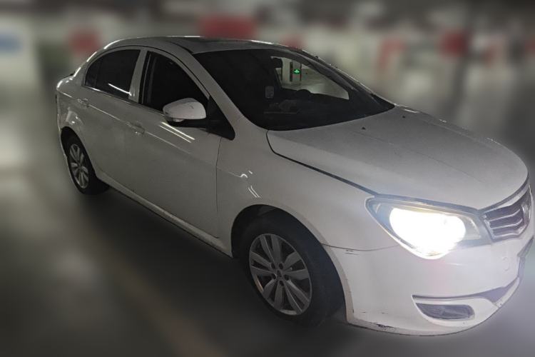 Used Roewe 350 2015 1.5L Automatic Luxury Sunroof Edition Front Right 45 Deg