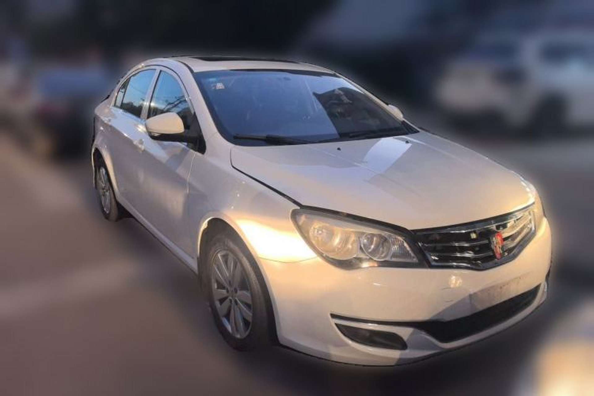 Used Roewe 350 2015 1.5L Automatic Luxury Sunroof Edition Front Right 45 Deg