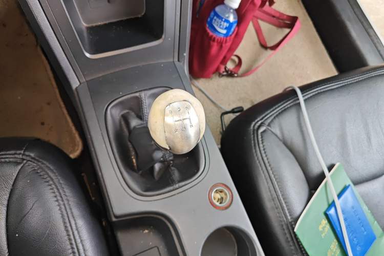 Used Roewe 350 2015 1.5L Manual Luxury Sunroof Edition Gear Lever