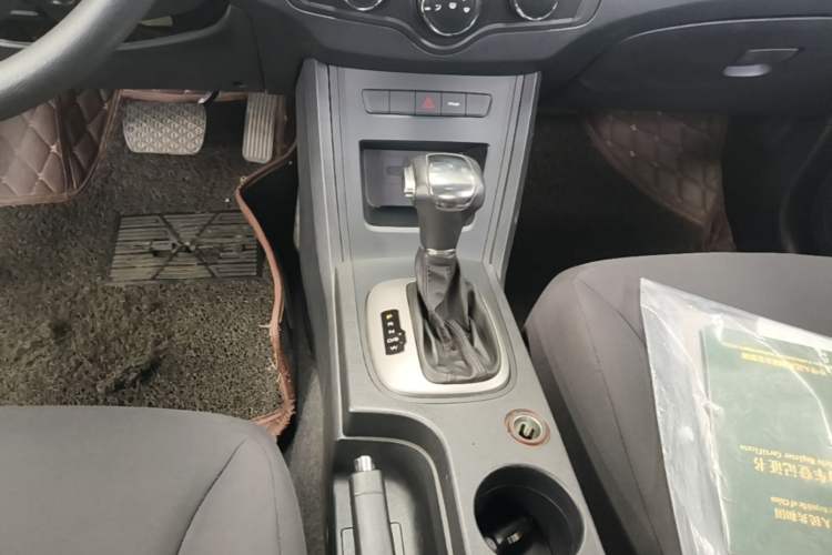 Used Roewe 350 2015 1.5L Automatic Luxury Sunroof Edition Gear Lever