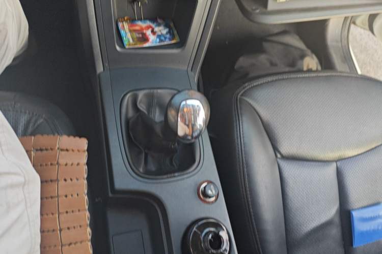 Used Roewe 350 2015 1.5L Manual Luxury Sunroof Edition Gear Lever