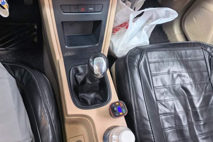 Used Roewe 350 2015 1.5L Manual Luxury Sunroof Edition Gear Lever
