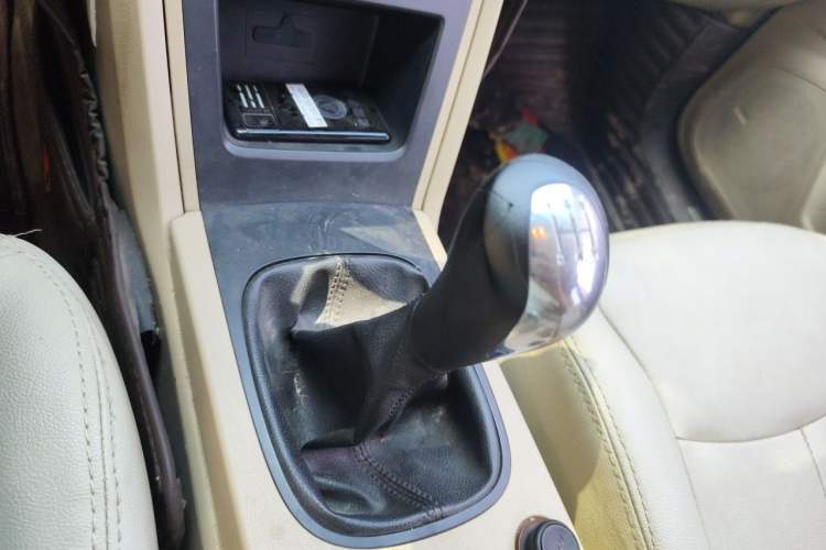 Used Roewe 350 2015 1.5L Manual Luxury Sunroof Edition Gear Lever