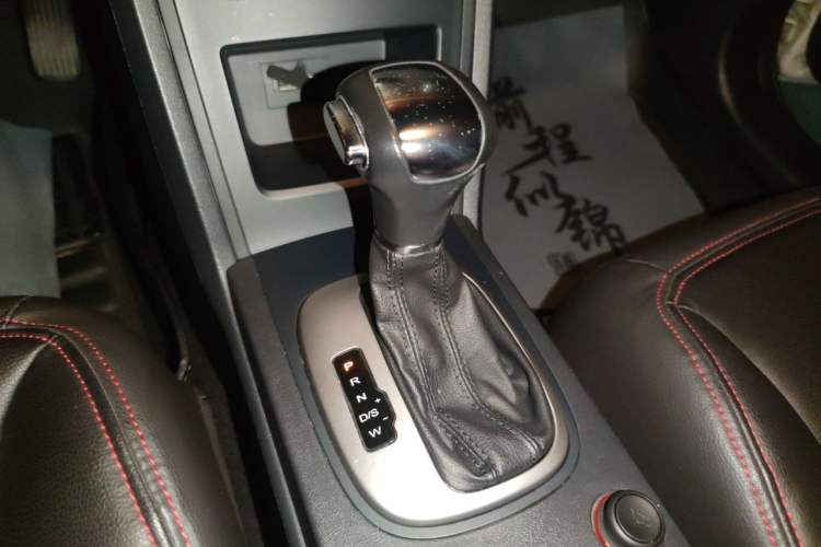 Used Roewe 350 2015 1.5L Automatic Luxury Sunroof Edition Gear Lever