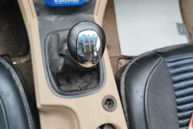 Used Roewe 350 2015 1.5L Manual Luxury Sunroof Edition Gear Lever