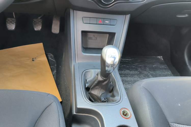 Used Roewe 350 2015 1.5L Manual Luxury Sunroof Edition Gear Lever