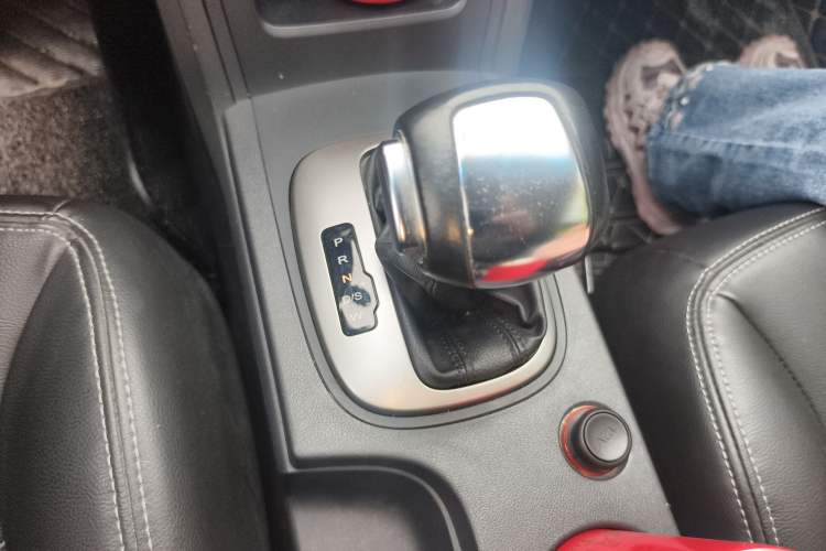 Used Roewe 350 2015 1.5L Automatic Luxury Sunroof Edition Gear Lever