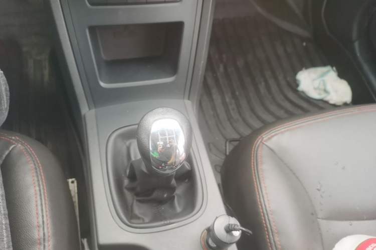 Used Roewe 350 2015 1.5L Manual Luxury Sunroof Edition Gear Lever