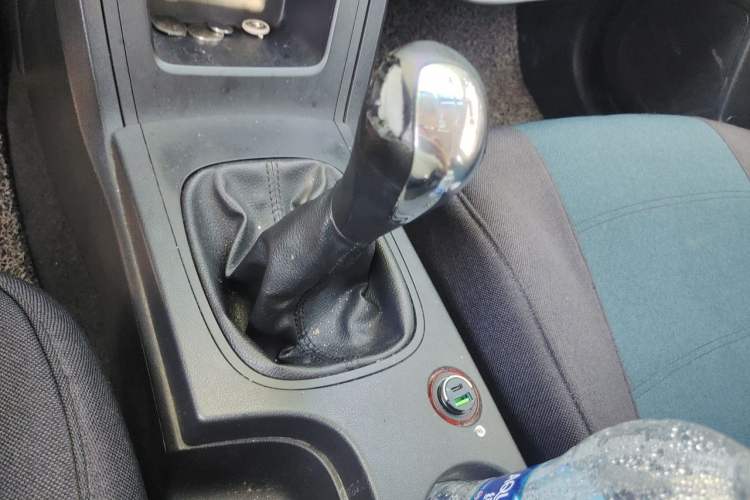 Used Roewe 350 2015 1.5L Manual Luxury Sunroof Edition Gear Lever