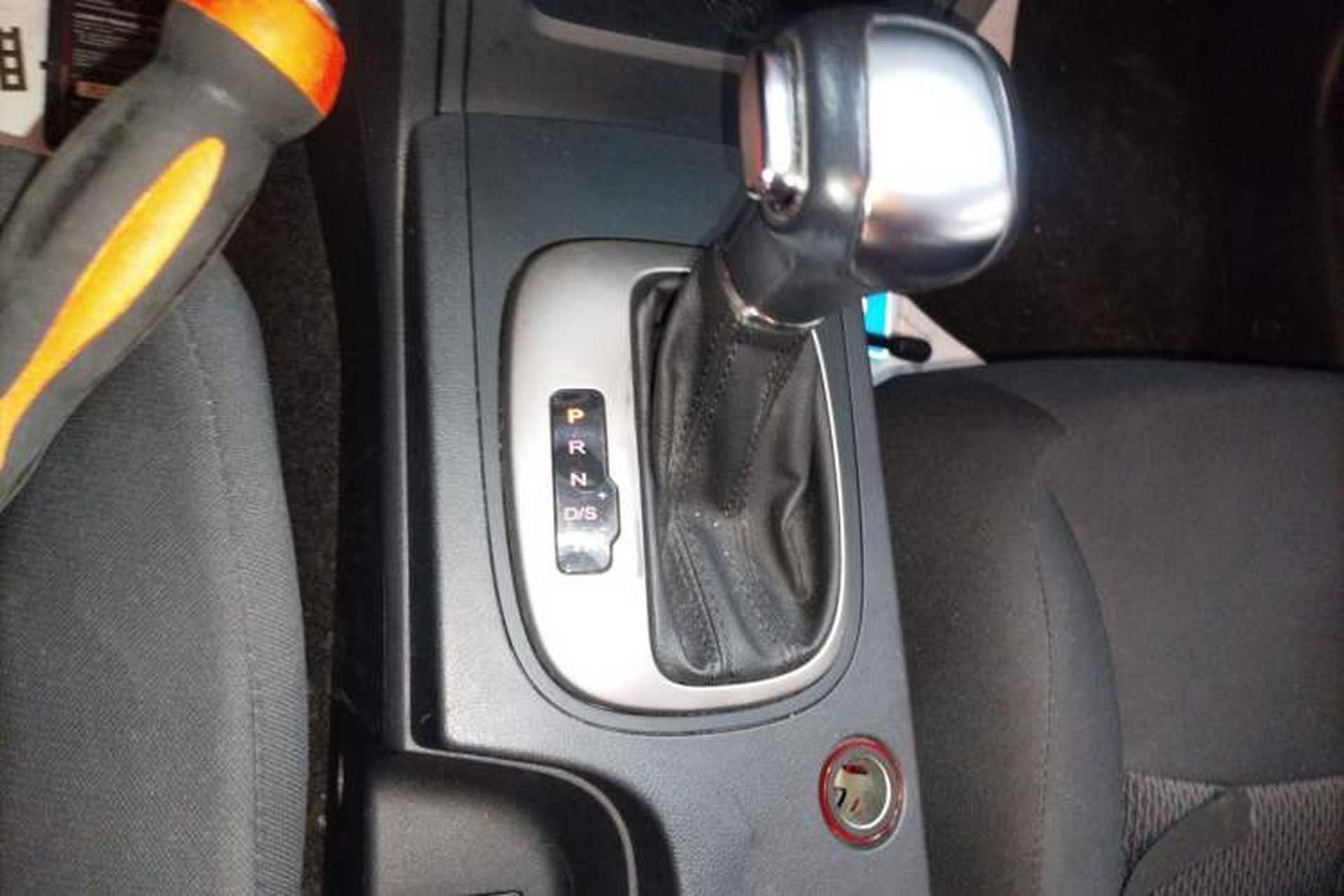Used Roewe 350 2015 1.5L Automatic Luxury Sunroof Edition Gear Lever