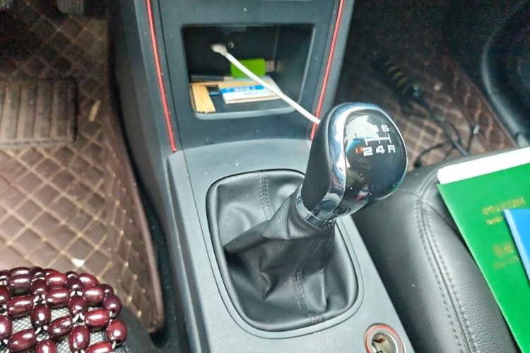 Used Roewe 350 2015 1.5L Manual Luxury Sunroof Edition Gear Lever