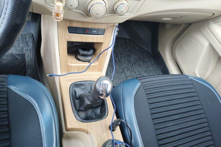 Used Roewe 350 2015 1.5L Manual Luxury Sunroof Edition Gear Lever