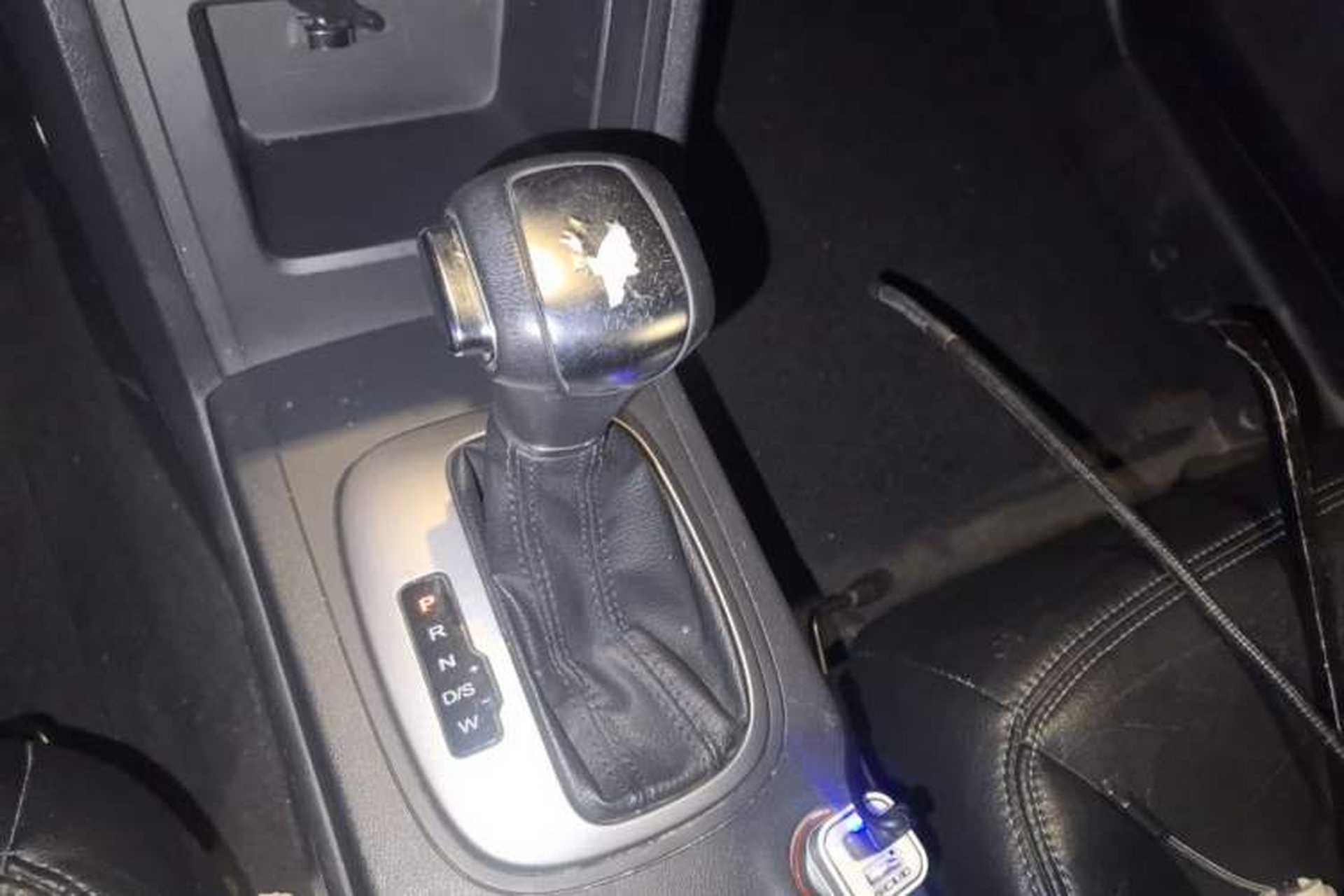 Used Roewe 350 2015 1.5L Automatic Luxury Sunroof Edition Gear Lever