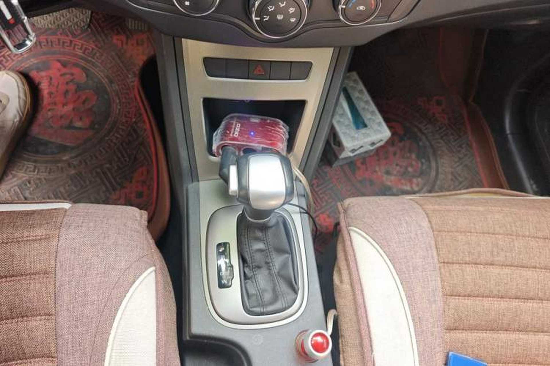 Used Roewe 350 2015 1.5L Automatic Luxury Edition Gear Lever