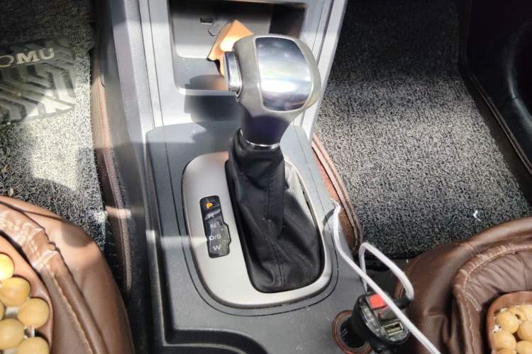 Used Roewe 350 2015 1.5L Automatic Luxury Sunroof Edition Gear Lever
