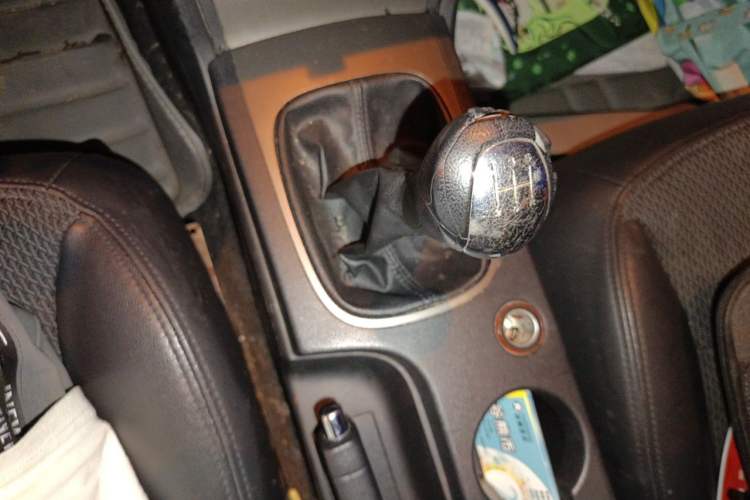 Used Roewe 350 2015 1.5L Manual Luxury Edition Gear Lever