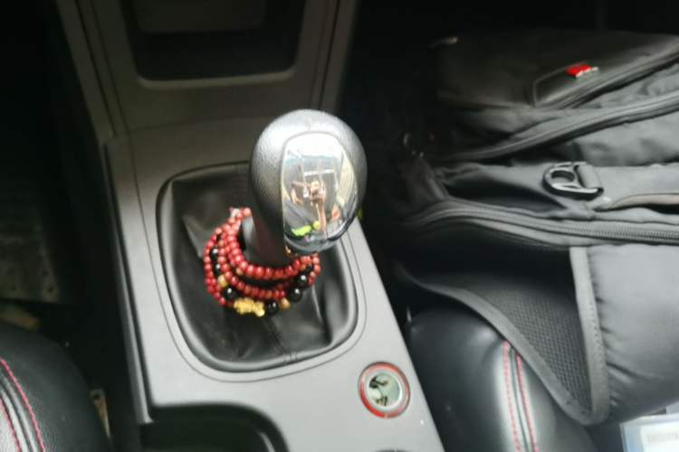 Used Roewe 350 2015 1.5L Manual Luxury Sunroof Edition Gear Lever