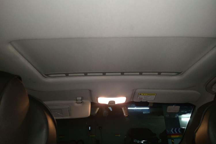 Used Roewe 350 2015 1.5L Automatic Luxury Sunroof Edition Headliner