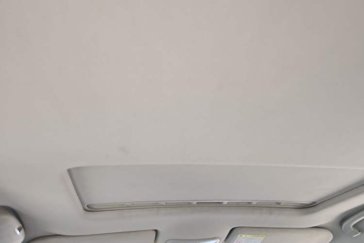 Used Roewe 350 2015 1.5L Manual Luxury Sunroof Edition Headliner