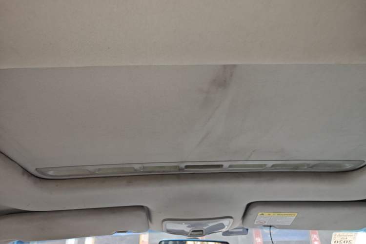 Used Roewe 350 2015 1.5L Automatic Luxury Sunroof Edition Headliner