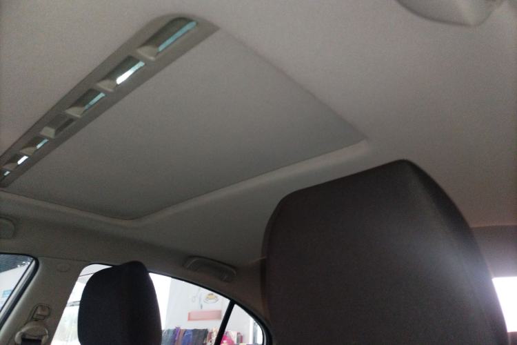 Used Roewe 350 2015 1.5L Automatic Luxury Sunroof Edition Headliner