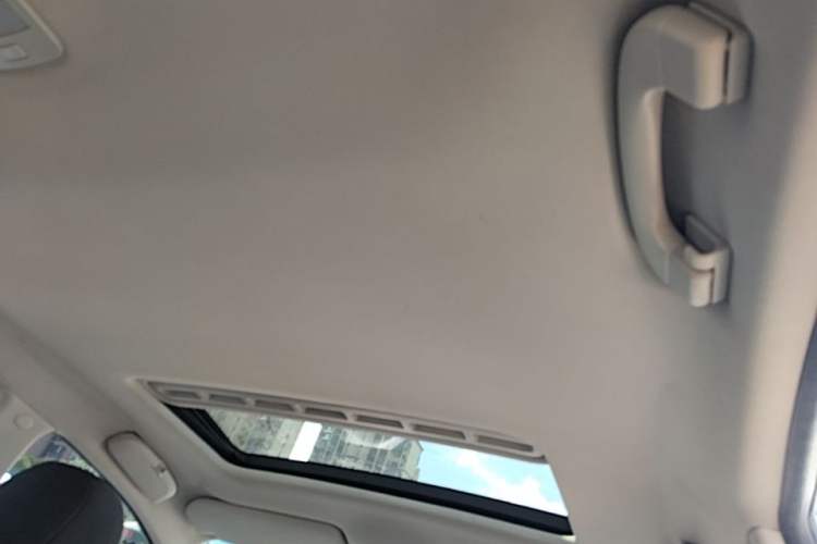 Used Roewe 350 2015 1.5L Automatic Luxury Sunroof Edition Headliner