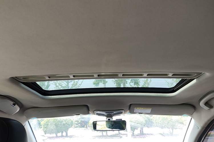 Used Roewe 350 2015 1.5L Manual Luxury Sunroof Edition Headliner