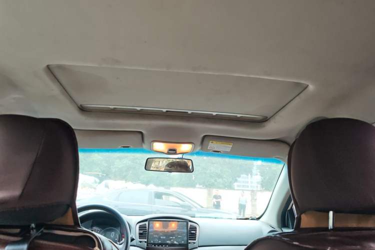 Used Roewe 350 2015 1.5L Automatic Luxury Sunroof Edition Headliner
