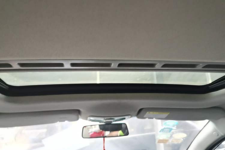 Used Roewe 350 2015 1.5L Manual Luxury Sunroof Edition Headliner