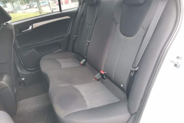 Used Roewe 350 2015 1.5L Manual Luxury Sunroof Edition Interior 1